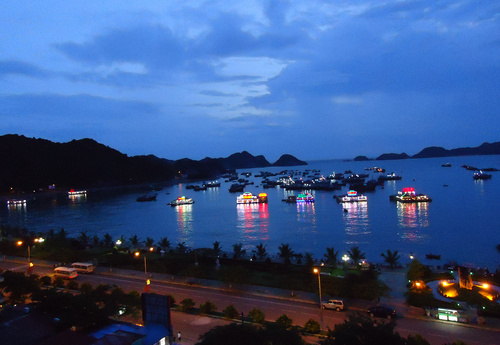 Vẻ Đẹp Cát Bà Về Đêm