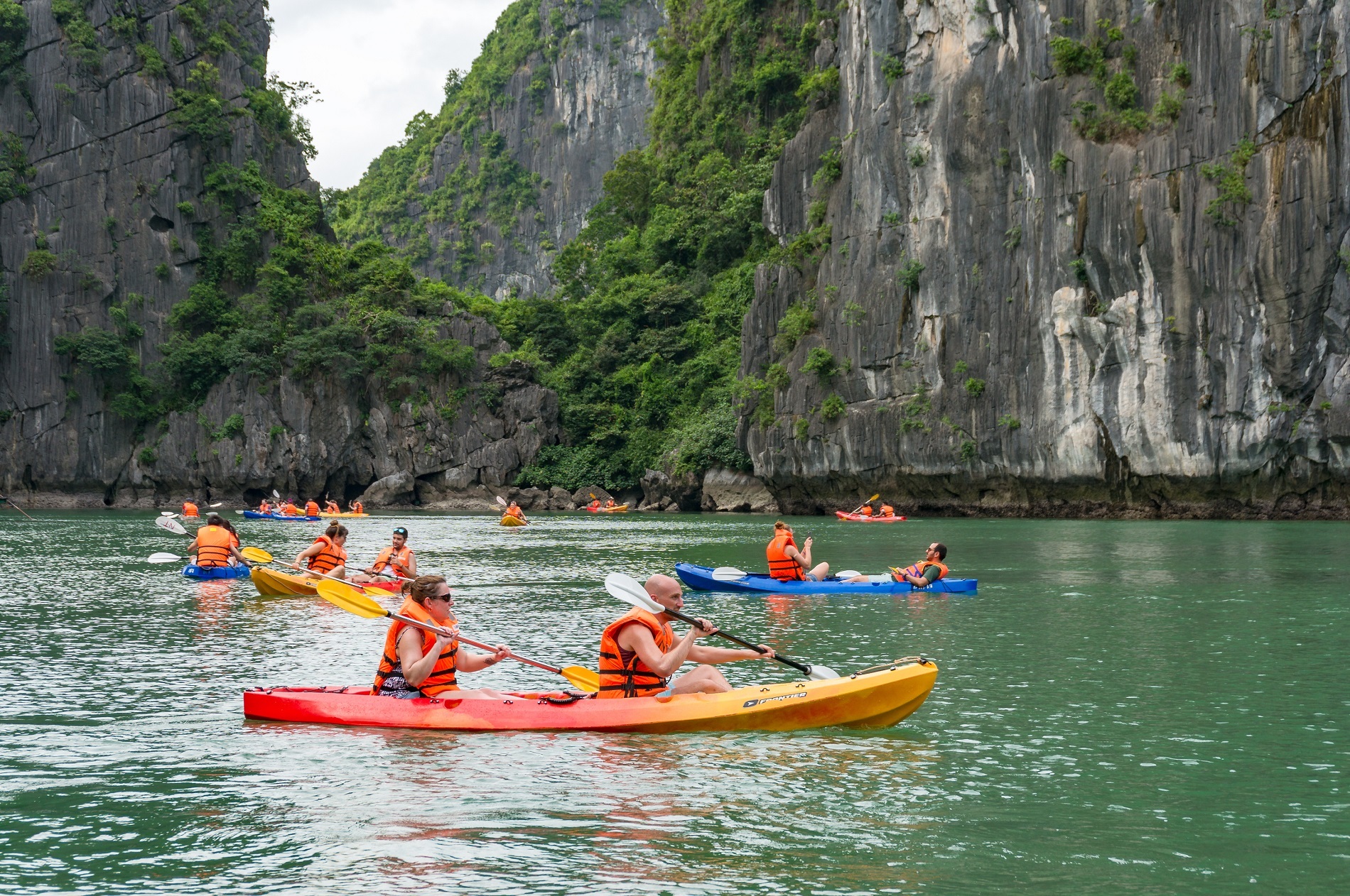 Hướng dẫn kayaking vịnh Lan Hạ