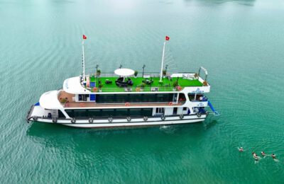 Du thuyền Lan Hạ Xanh 86 thăm vịnh Lan Hạ